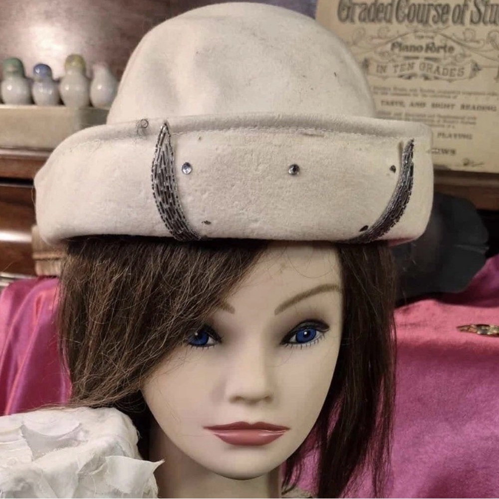 Vintage Light Pink Wool Bumper Hat - Midcentury Peachfelt by Henry Pollack